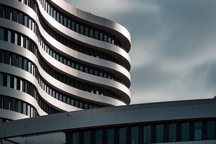 Foto vista de bajo ángulo del edificio contra el cielo