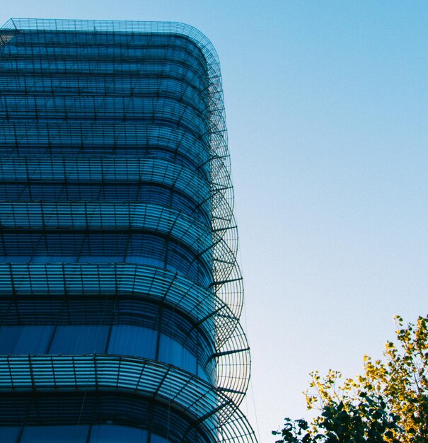 Foto vista de ángulo bajo de un edificio moderno