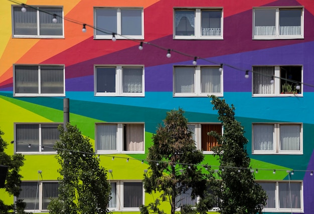 Foto vista desde un ángulo bajo de un edificio residencial