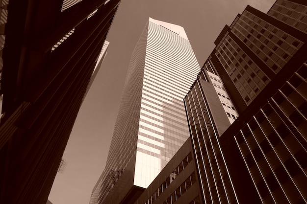 Foto vista de ángulo bajo de edificios modernos contra un cielo despejado