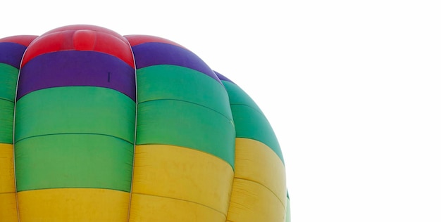 Foto vista de ángulo bajo de globos contra el cielo