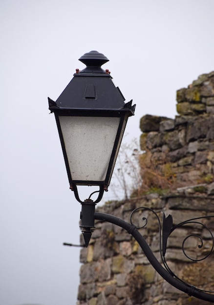 Foto vista de ángulo bajo de la luz de la calle contra un cielo despejado