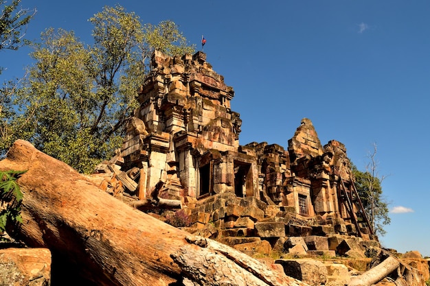 Foto vista del antiguo templo de ek phnom battambang camboya