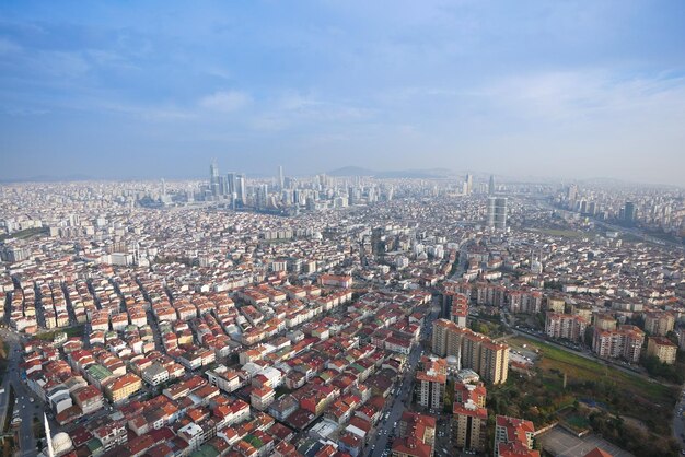 Vista Arial dos blocos de apartamentos urbanos do lado asiático de Istambul