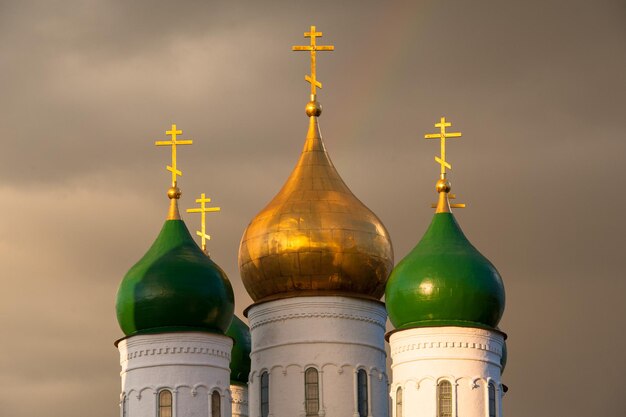 Vista de la arquitectura interior del Kremlin de Kolomna.