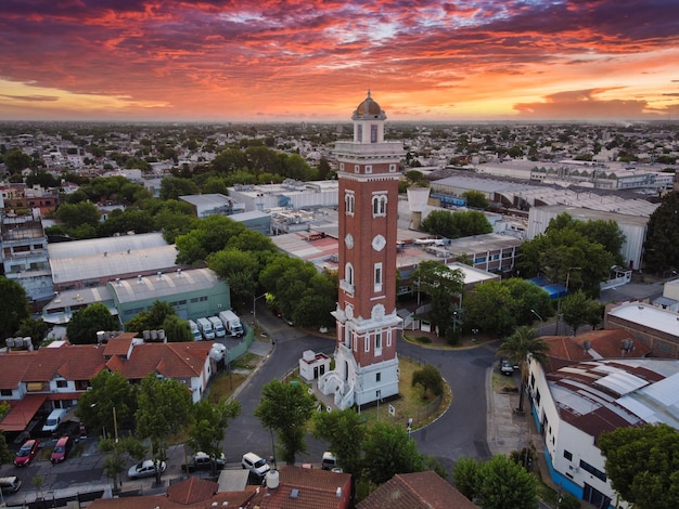 Vista del atardecer de la torre ader en carapachay