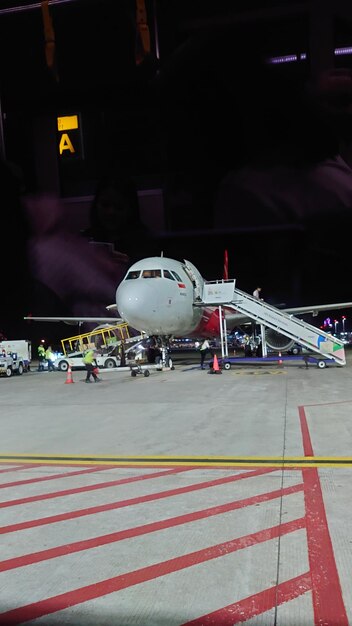 Foto la vista del avión antes del despegue