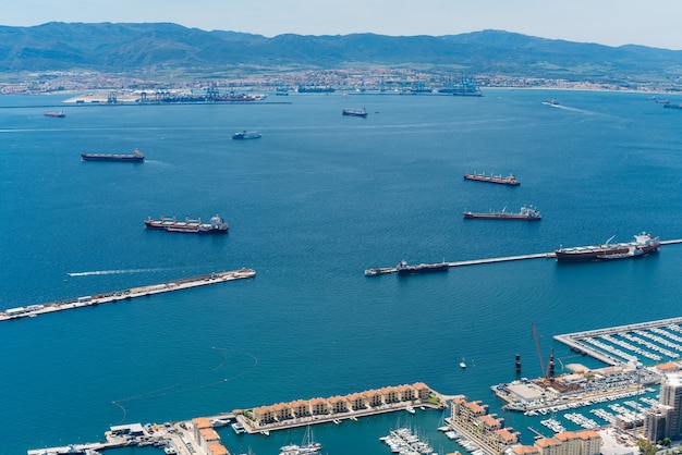 Foto vista de la bahía de gibraltar