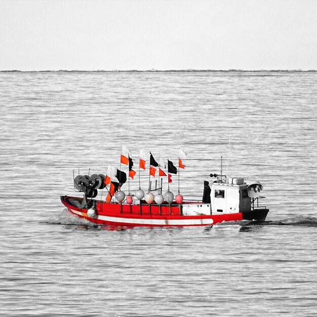 Foto vista de los barcos en el agua