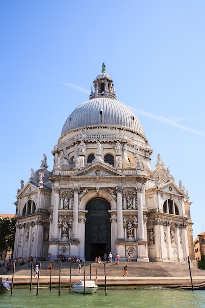 Vista de la basílica de Santa María de la salud en Venecia, Italia