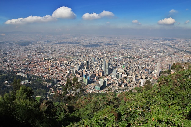 Foto la vista de bogotá desde el monte montserrat, colombia