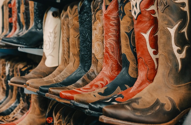 Foto vista de las botas desde un ángulo bajo