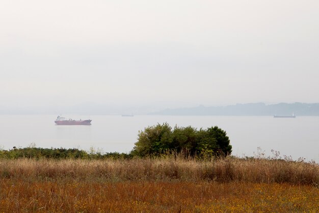 Vista de un buque petrolero