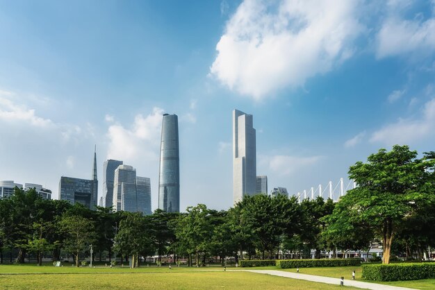 Vista de la calle del centro financiero de la ciudad nueva de Guangzhou Zhujiang