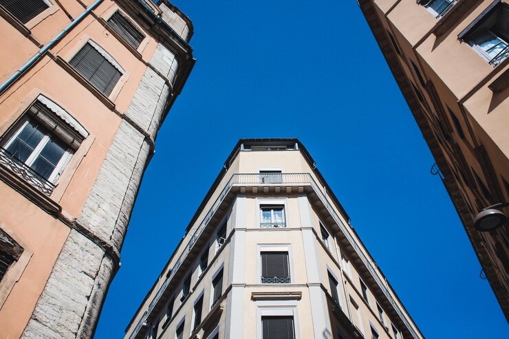 Vista de la calle y edificios en el casco antiguo de Lyon Vieux Lyon Francia