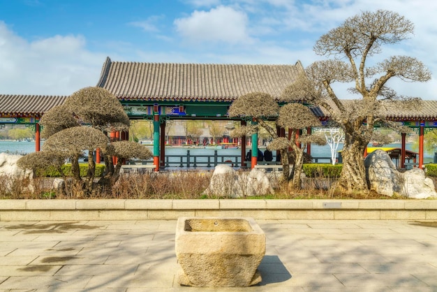 Vista de la calle del paisaje del jardín chino de Jinan