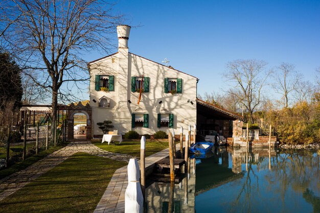 Vista del canal en la isla de Torcello