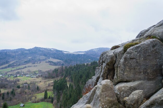 Vista de los Cárpatos desde el monte Tustan