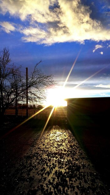 Foto vista de la carretera al atardecer