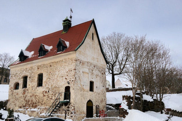 Vista de la casa medieval del siglo XIX Bruger Estate Stone Manor Vyborg Rusia