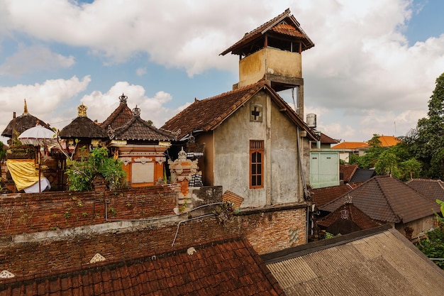 Vista de casas tradicionales en Ubud Bali Indonesia