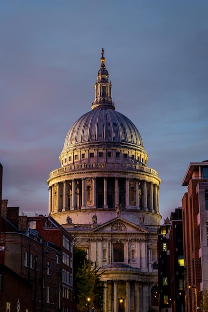 Vista de la Catedral de Londres al atardecer Reino Unido