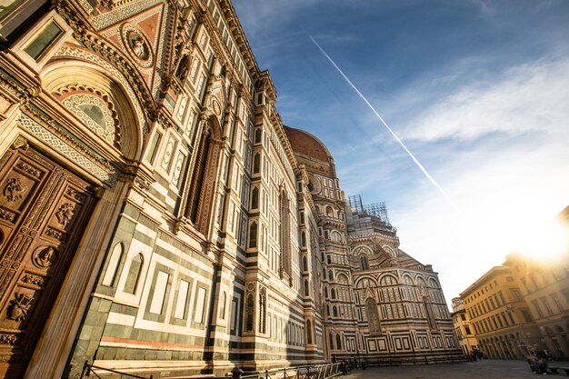 Vista de la catedral de "Santa Maria del Fiore" en Firenze, Toscana, Italia.