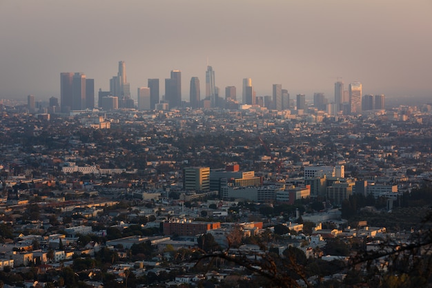 Vista del centro de Los Ángeles desde el Observatorio Griffith, California, Estados Unidos.