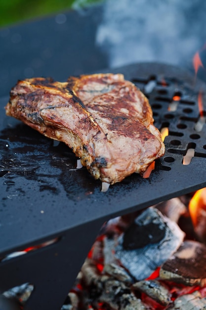 Vista de cerca en bistec de ternera a la parrilla