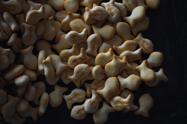 Vista de cerca de galletas con forma de pez