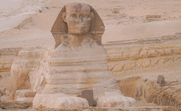 Vista de cerca de las pirámides de Giza y la Esfinge