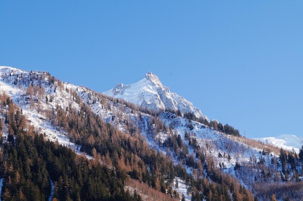 Vista de la cima de la Aiguille de Midi Mont Blanc AlpesChamonix ciudad Francia en invierno