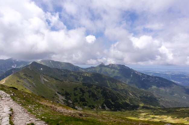 La vista desde la cima de la montaña