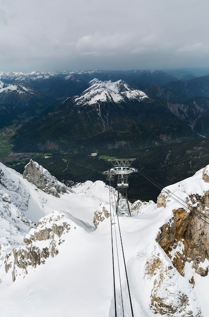Vista desde la cima del Zugspitze en los Alpes