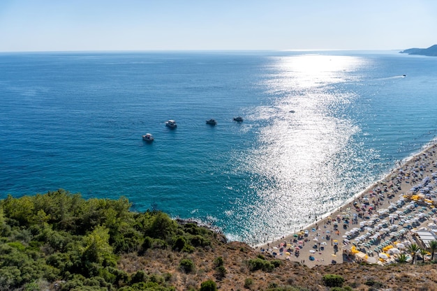 Vista de la ciudad de Alanya desde el castillo de Alanya en Turquía