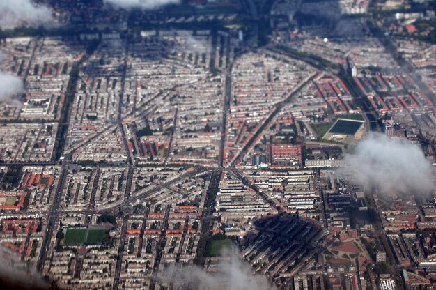 Foto vista de la ciudad en ángulo alto