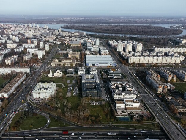 Vista de la ciudad de Belgrado desde un dron en el distrito de Nuevo Belgrado