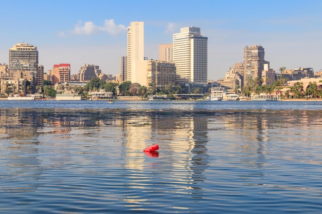 Vista de la ciudad de El Cairo y el río Nilo en Egipto