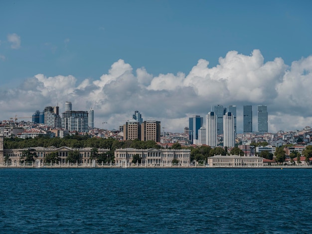 Vista de la ciudad de estambul desde el bósforo