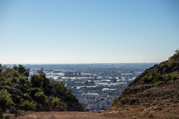 Vista de la ciudad desde lo alto de la montaña