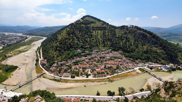 vista de la ciudad de las mil ventanas Berat