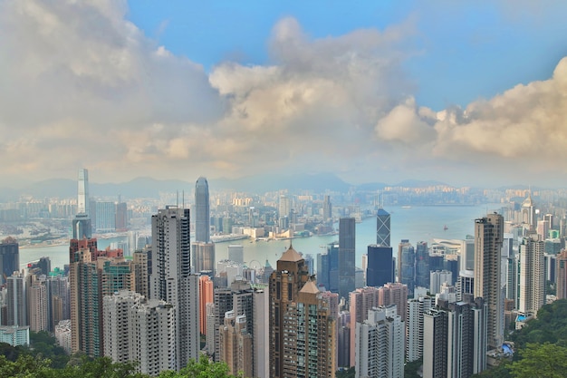Vista de la ciudad moderna. Hong Kong desde la colina del pico Victoria
