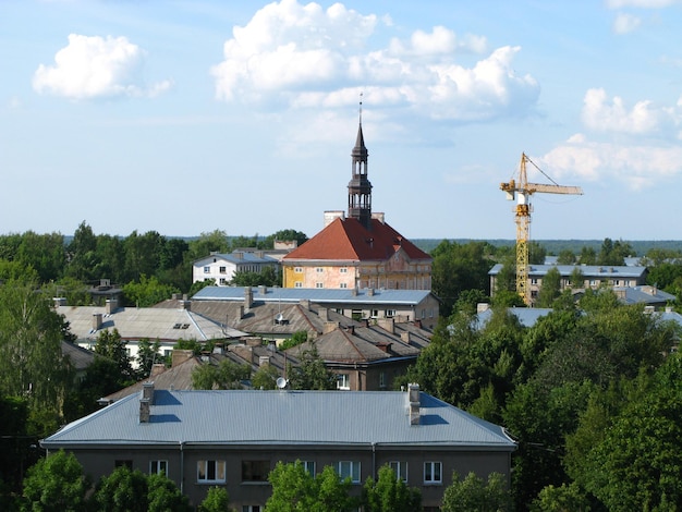 La vista de la ciudad de Narva Estonia