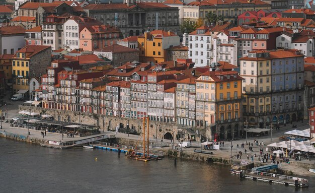 Vista de la ciudad de Oporto. Edificio antiguo de la ciudad de Oporto, Portugal