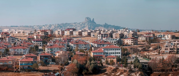 Vista de la ciudad de Uchisar desde lo alto de la ciudad de Ortahisar. Capadocia, Turquía