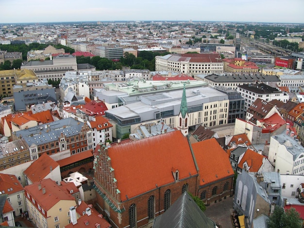 La vista de la ciudad vieja Riga Letonia