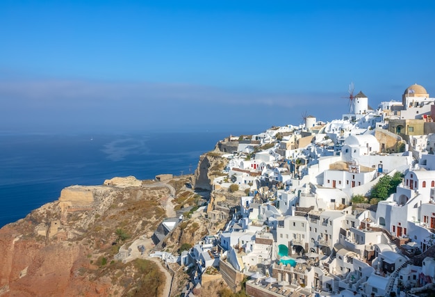 Vista Clássica dos Terraços dos Hotéis Santorini