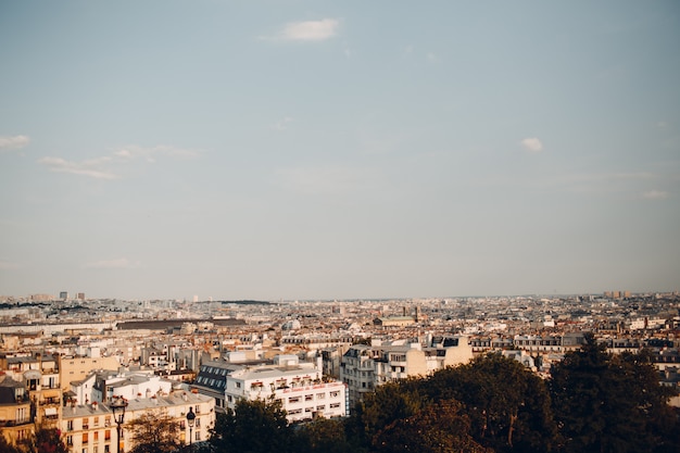 Vista común de París desde la colina de Monmartre