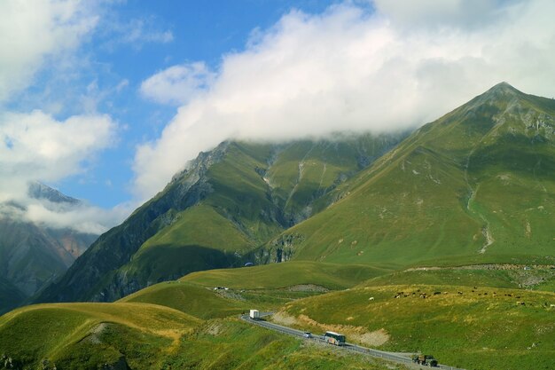 Vista de la cordillera del Gran Cáucaso