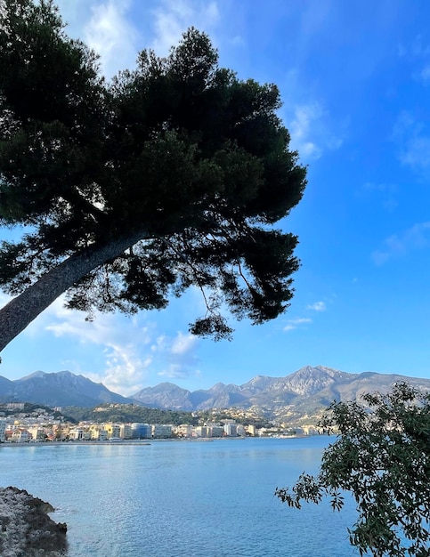 Foto vista de la costa de la región mar